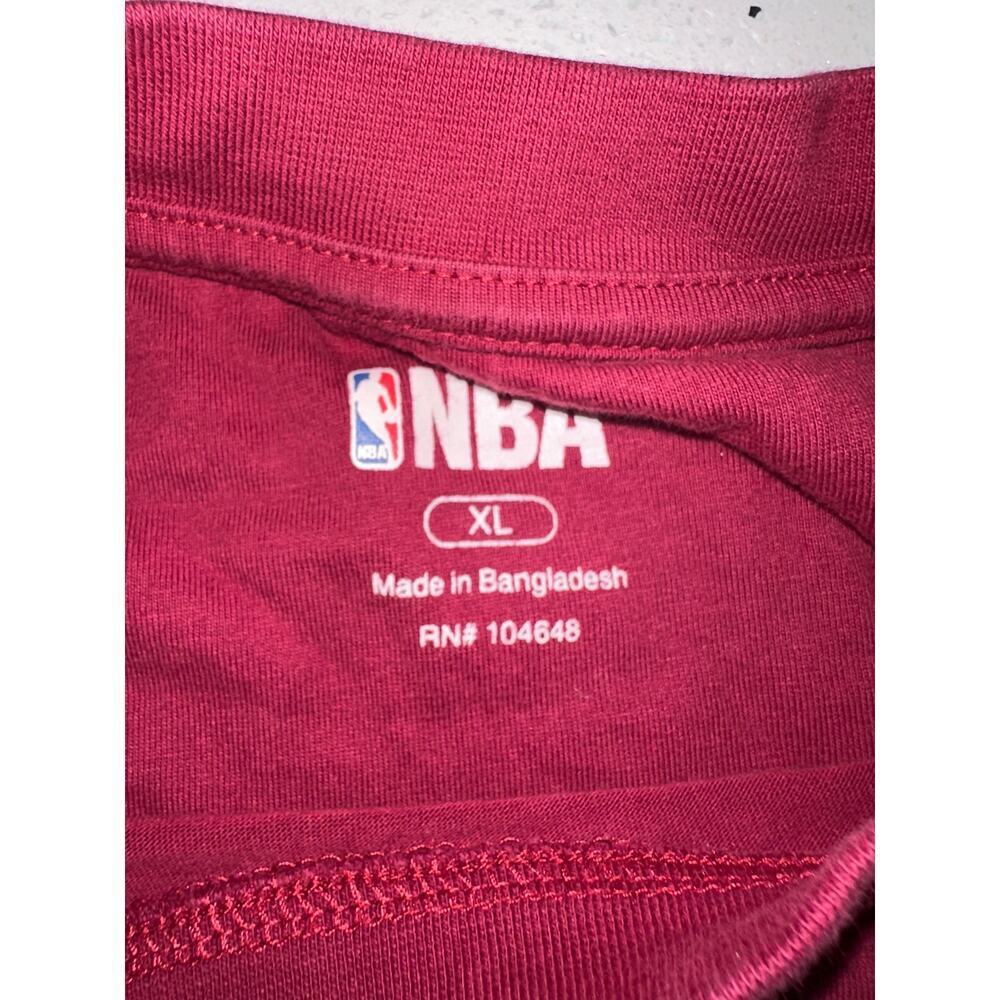 NBA Miami Heat Big Logo Red Long Sleeve Crew Neck w/ Basketball Spelled Out XL - Picture 3 of 7